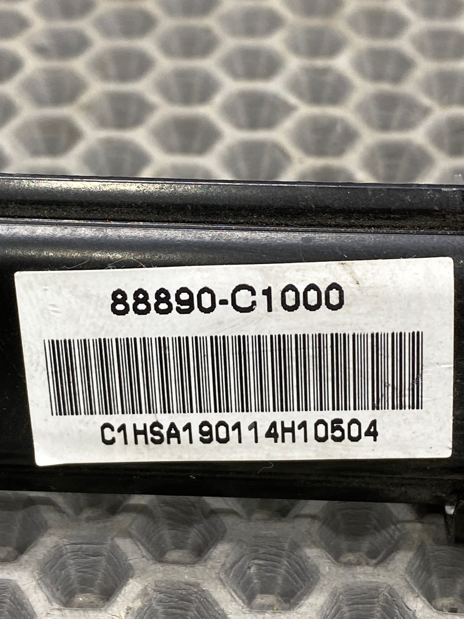 https://ycs.partsauto.market/partsauto-images/thmbs/userImages/c8f07ba63eb5b2f0f6006ea854bf8f7d/part/6122b8fc-0f9f-4e51-bbb0-9bce71803b50_1777641484837.jpg