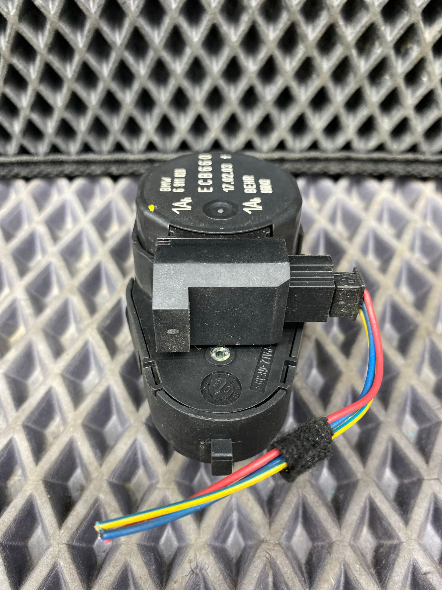 Б/У Сервопривод заслонок отопителя BMW 7-Series 4 дорест. 2001—2005 2003 Черный, 890 рублей, Краснодар