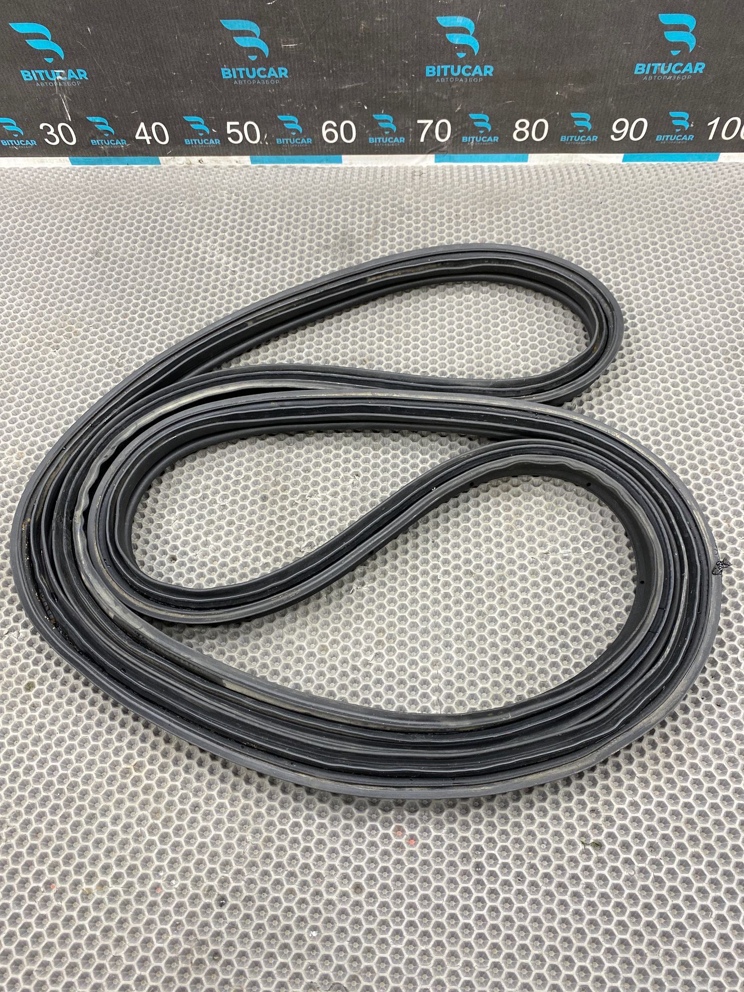 Уплотнитель дверного проема передний правый Kia Ceed 2 JD (G4FG) 1.6L MT 2015 Хэтчбек, 1490 рублей, Краснодар