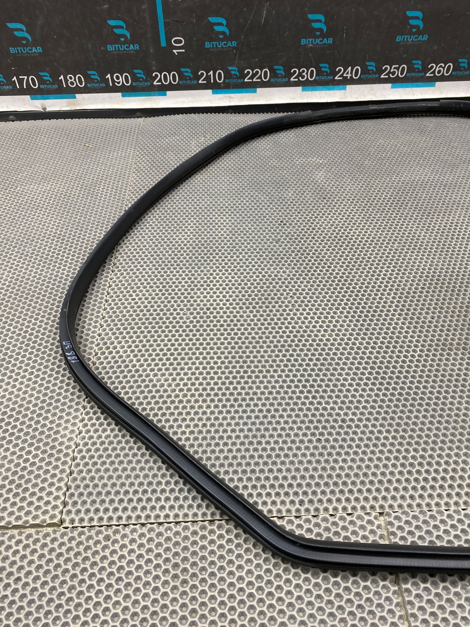https://ycs.partsauto.market/partsauto-images/thmbs/userImages/c8f07ba63eb5b2f0f6006ea854bf8f7d/part/61cd58db-5016-4bf9-8e74-39b5440ac7b8_1777617862132.jpg