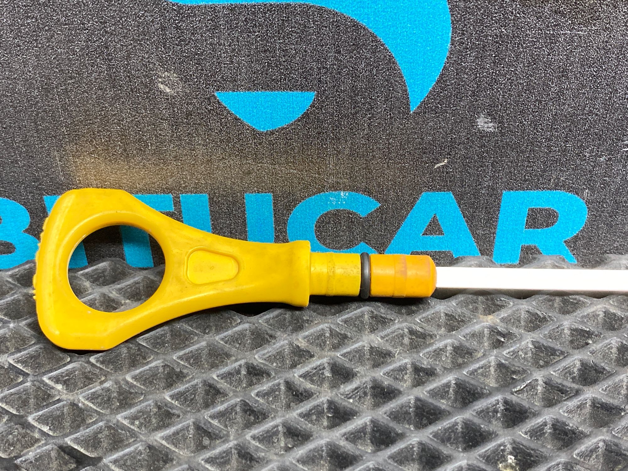 https://ycs.partsauto.market/partsauto-images/thmbs/userImages/c8f07ba63eb5b2f0f6006ea854bf8f7d/part/622efdb6-dce8-4245-88dc-405546d854f1_1777212389200.jpg