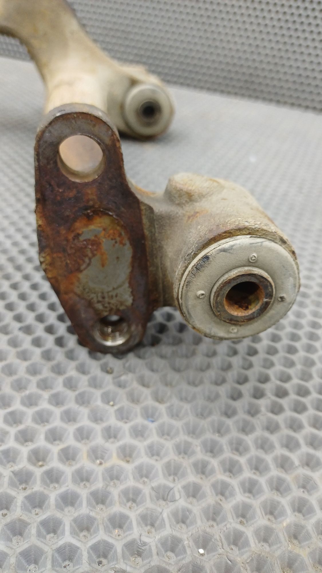 https://ycs.partsauto.market/partsauto-images/thmbs/userImages/c8f07ba63eb5b2f0f6006ea854bf8f7d/part/626033ee-4a7e-4648-a02c-eaa142acd19c_1774272052409.jpg