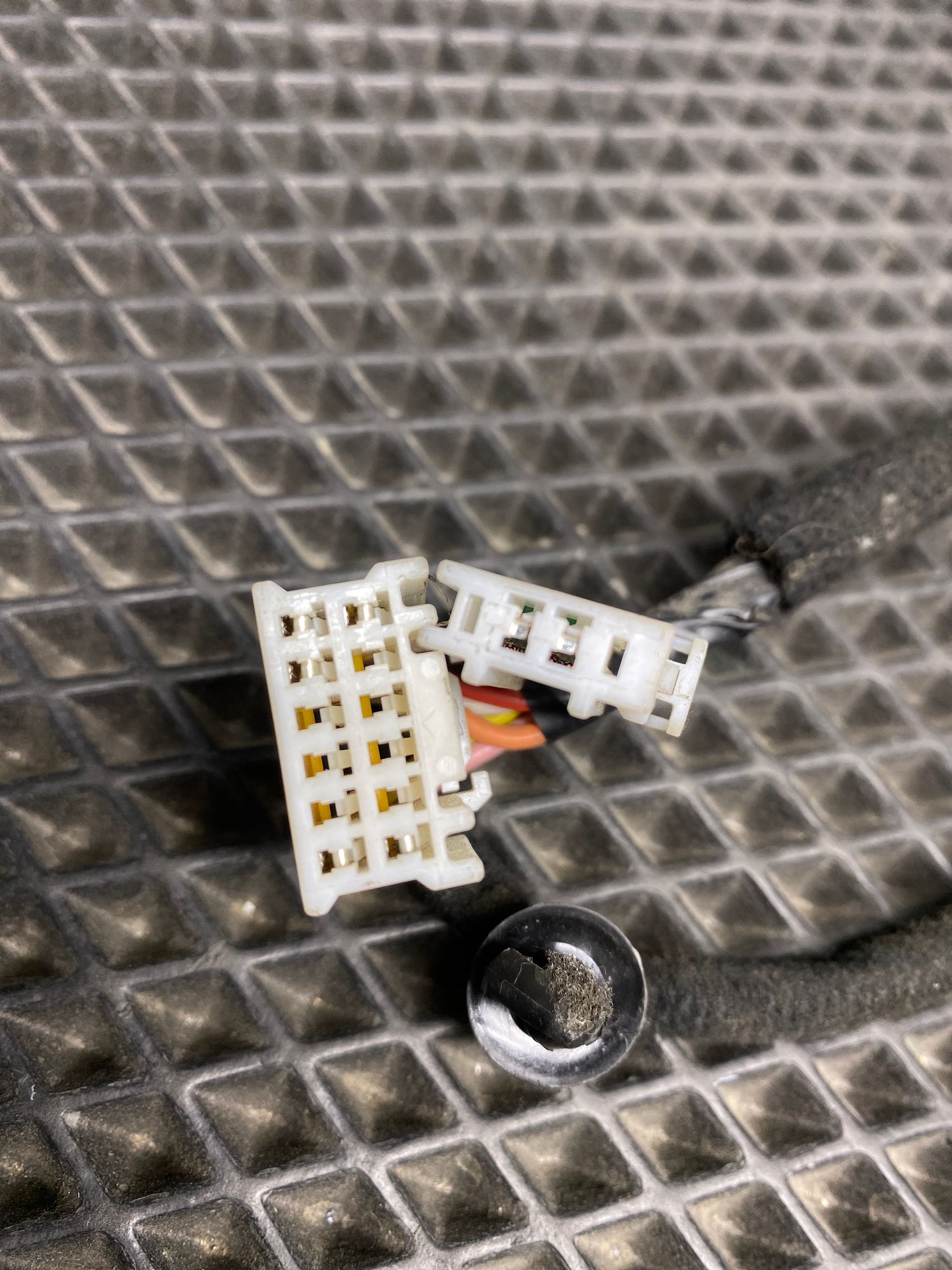 https://ycs.partsauto.market/partsauto-images/thmbs/userImages/c8f07ba63eb5b2f0f6006ea854bf8f7d/part/632393be-4c2b-4100-9d68-c009edc55a2c_1776858325113.jpg