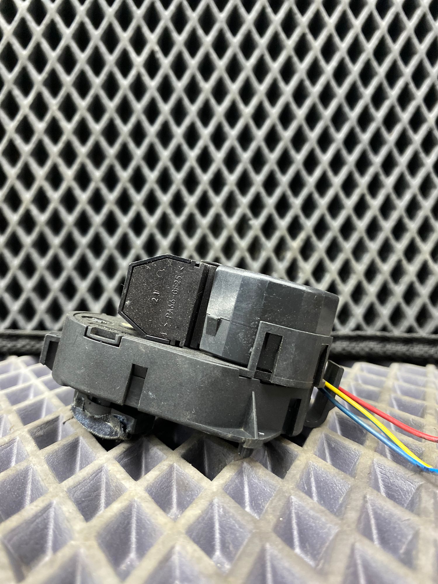 Б/У Сервопривод заслонок отопителя BMW 7-Series 4 дорест. 2001—2005 2003 Черный, 890 рублей, Краснодар