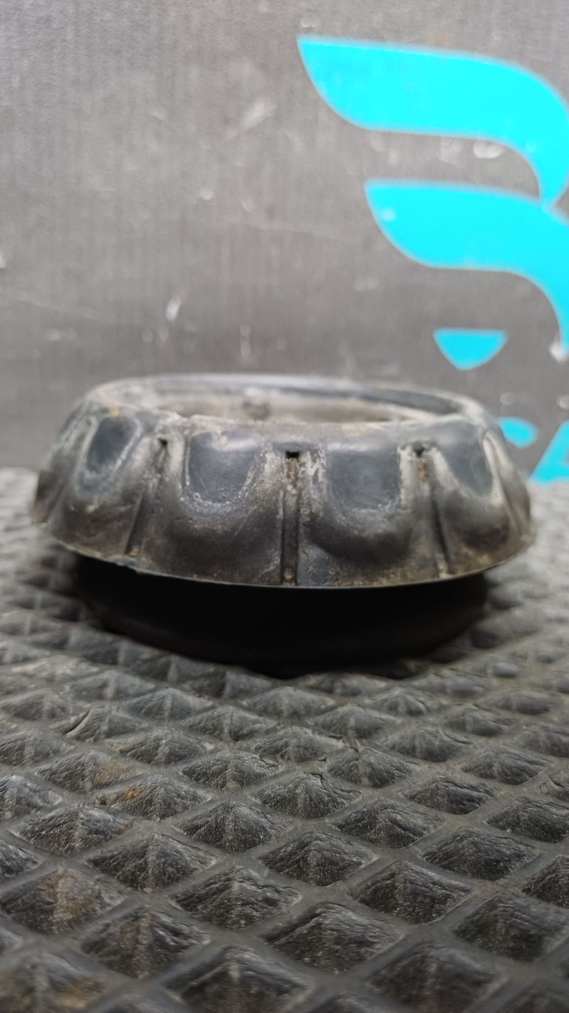 https://ycs.partsauto.market/partsauto-images/thmbs/userImages/c8f07ba63eb5b2f0f6006ea854bf8f7d/part/641199ad-d33f-40d2-b2ab-8d6ab172f1cb_1777119602220.jpg