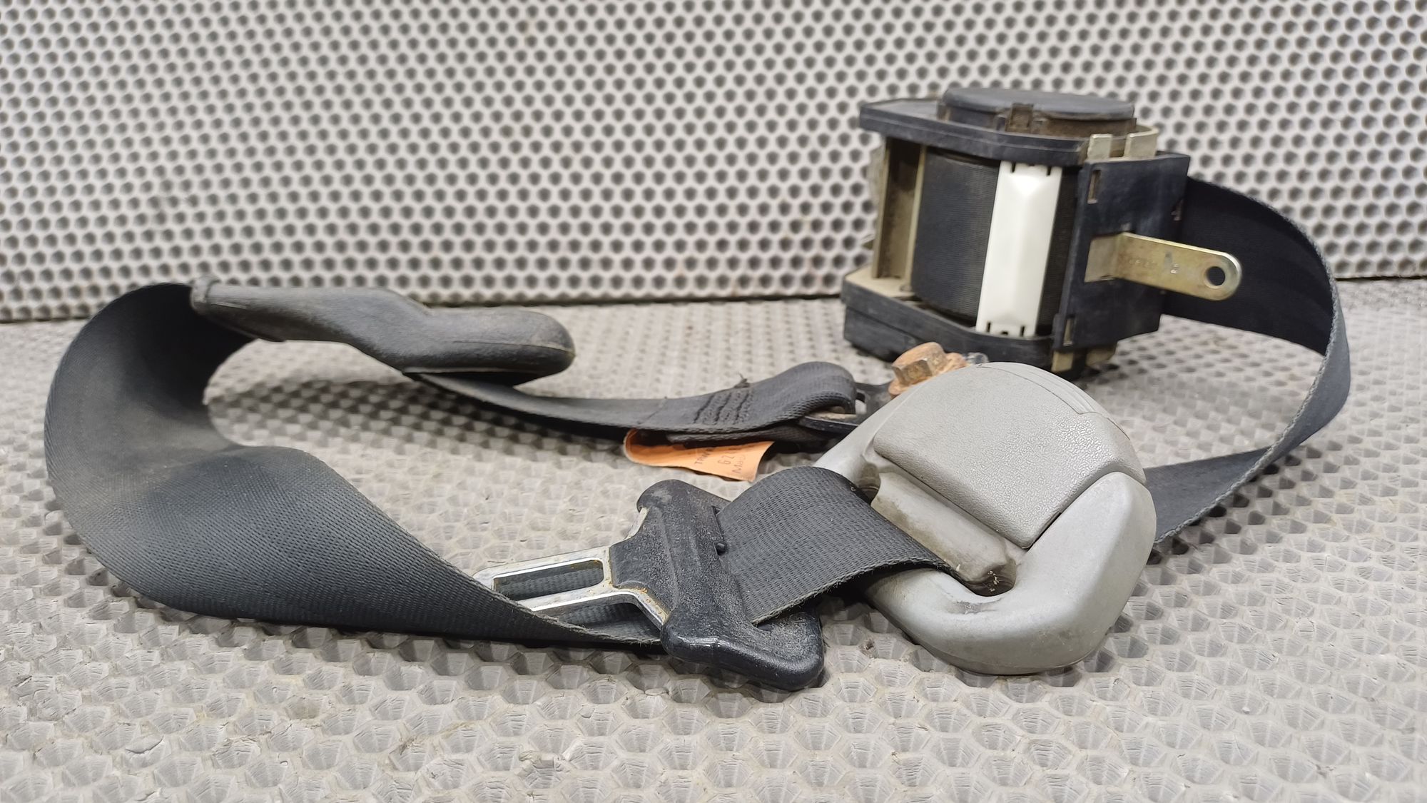 https://ycs.partsauto.market/partsauto-images/thmbs/userImages/c8f07ba63eb5b2f0f6006ea854bf8f7d/part/647e762a-de3f-4966-bda6-d6d173116e21_1774346970420.jpg