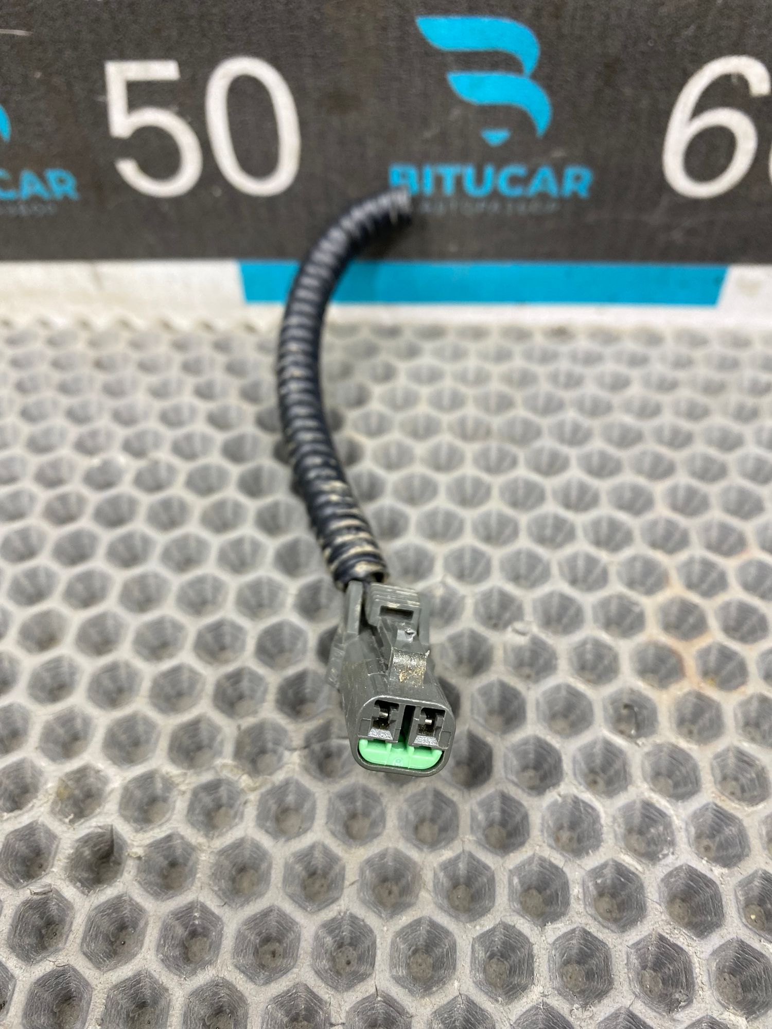 https://ycs.partsauto.market/partsauto-images/thmbs/userImages/c8f07ba63eb5b2f0f6006ea854bf8f7d/part/64857aa0-4bd1-4116-ab34-f0813acbd2b9_1770279442440.jpg
