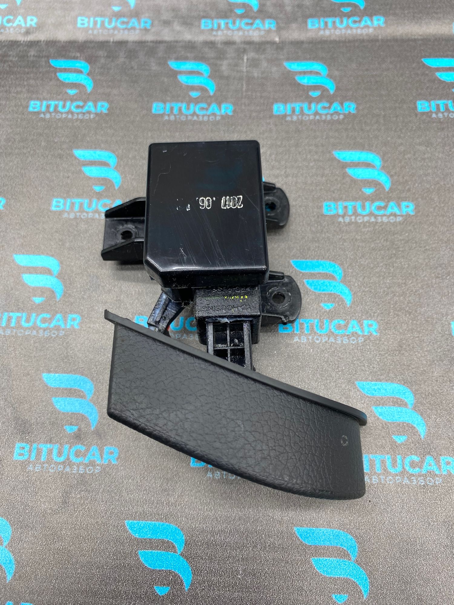 https://ycs.partsauto.market/partsauto-images/thmbs/userImages/c8f07ba63eb5b2f0f6006ea854bf8f7d/part/64897fe2-afb6-4792-98dc-a83080f515a3_1770459879591.jpg