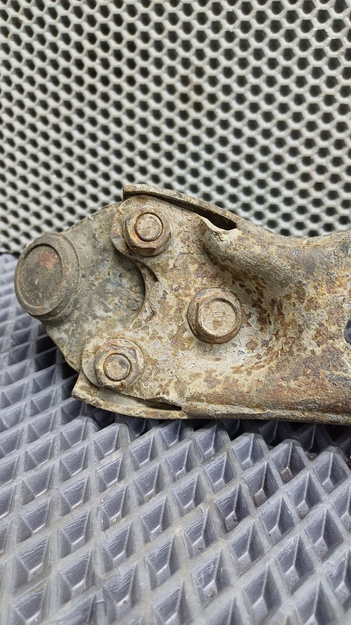 Б/У Рычаг передний левый нижний Toyota CARINA E 6 дорест. 1992—1996 1994 Зеленый, 1290 рублей, Краснодар