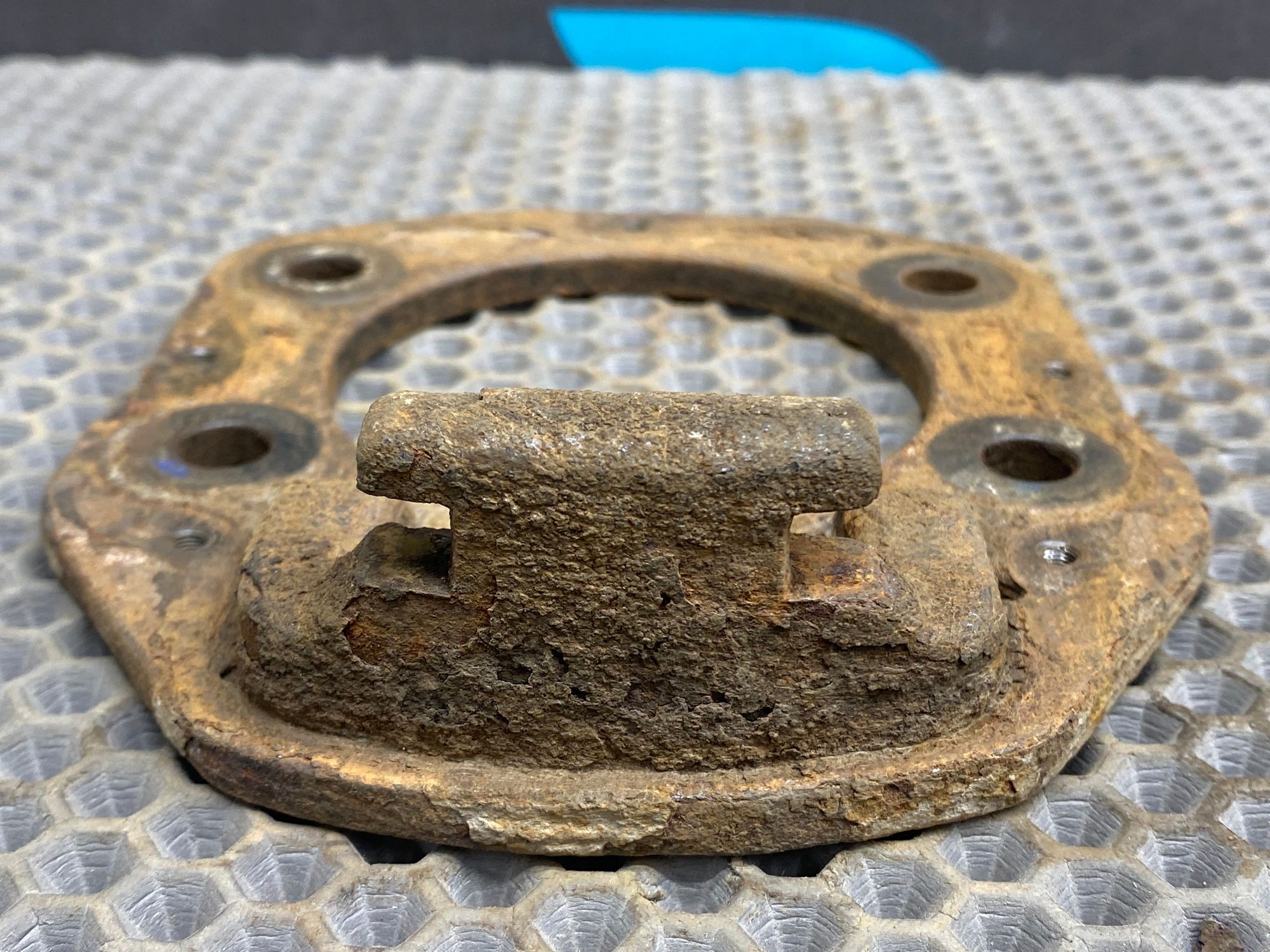 https://ycs.partsauto.market/partsauto-images/thmbs/userImages/c8f07ba63eb5b2f0f6006ea854bf8f7d/part/653260da-e3b9-4004-ac56-65178c59a9a4_1774782789358.jpg