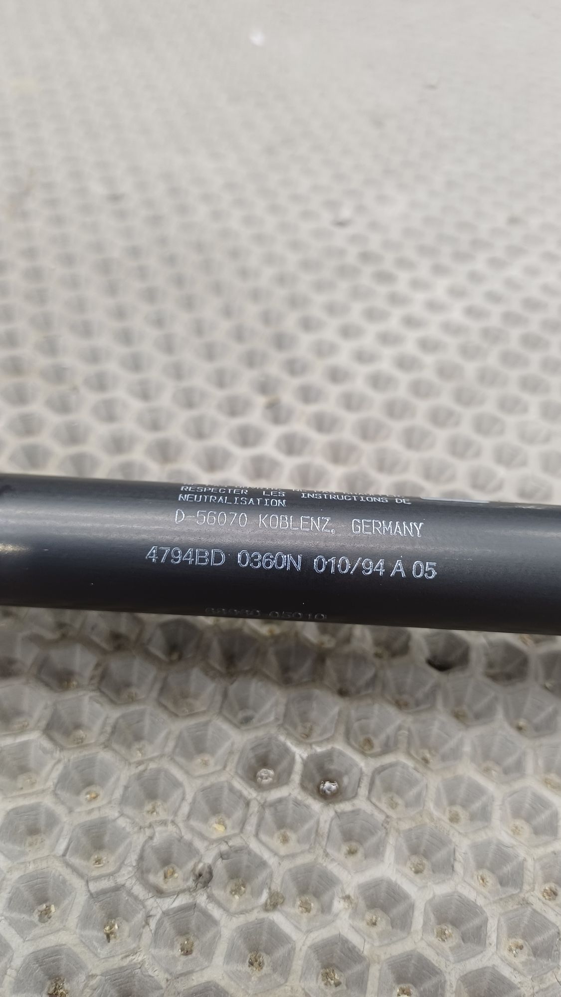 Б/У Амортизатор крышки багажника левый Toyota CARINA E 6 дорест. 1992—1996 1994 Зеленый, 990 рублей, Краснодар