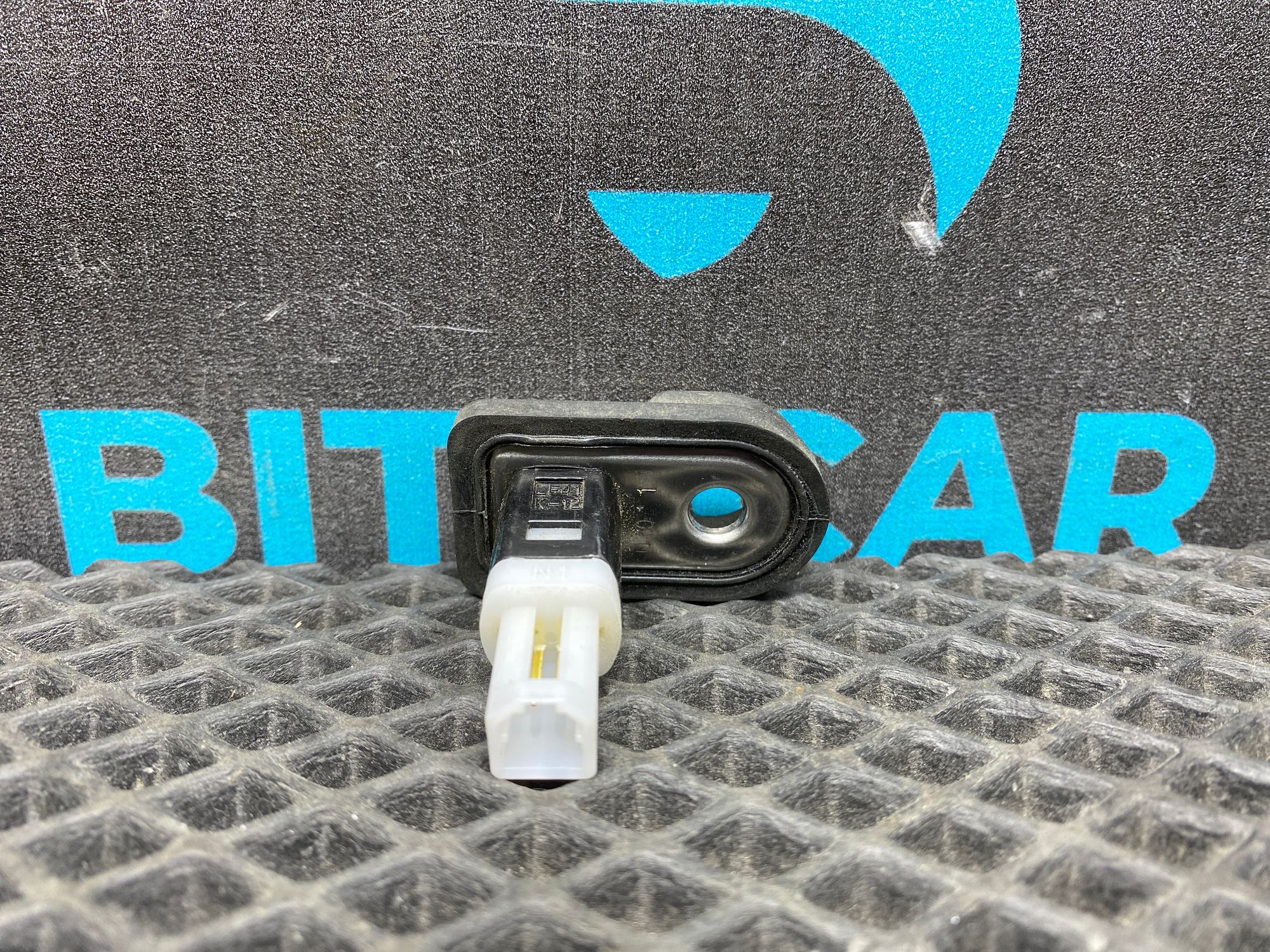 https://ycs.partsauto.market/partsauto-images/thmbs/userImages/c8f07ba63eb5b2f0f6006ea854bf8f7d/part/65fefa9e-ecff-49b9-8525-90fb08ffb31f_1776944811034.jpg