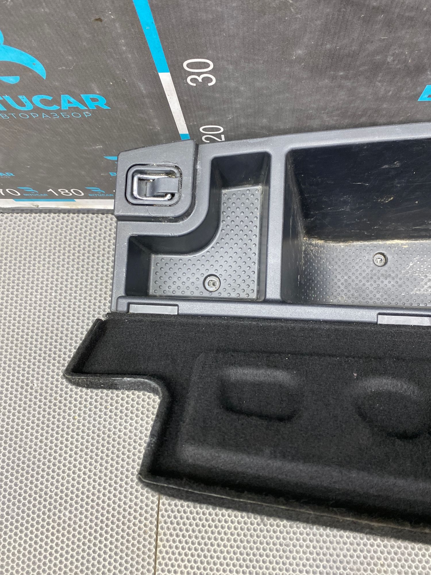 https://ycs.partsauto.market/partsauto-images/thmbs/userImages/c8f07ba63eb5b2f0f6006ea854bf8f7d/part/665762f7-fba9-4a90-ac81-a06166a3c8f6_1777561349982.jpg