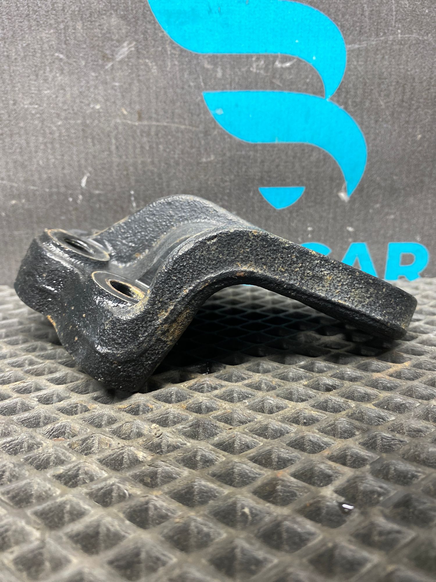 https://ycs.partsauto.market/partsauto-images/thmbs/userImages/c8f07ba63eb5b2f0f6006ea854bf8f7d/part/67667143-92cb-4fda-8a8c-a6af53ea19cd_1777117131907.jpg