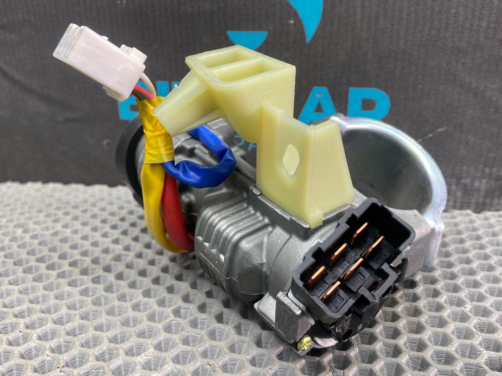 https://ycs.partsauto.market/partsauto-images/thmbs/userImages/c8f07ba63eb5b2f0f6006ea854bf8f7d/part/6768175e-65ec-4b3b-9012-51822198fab3_1777547236932.jpg