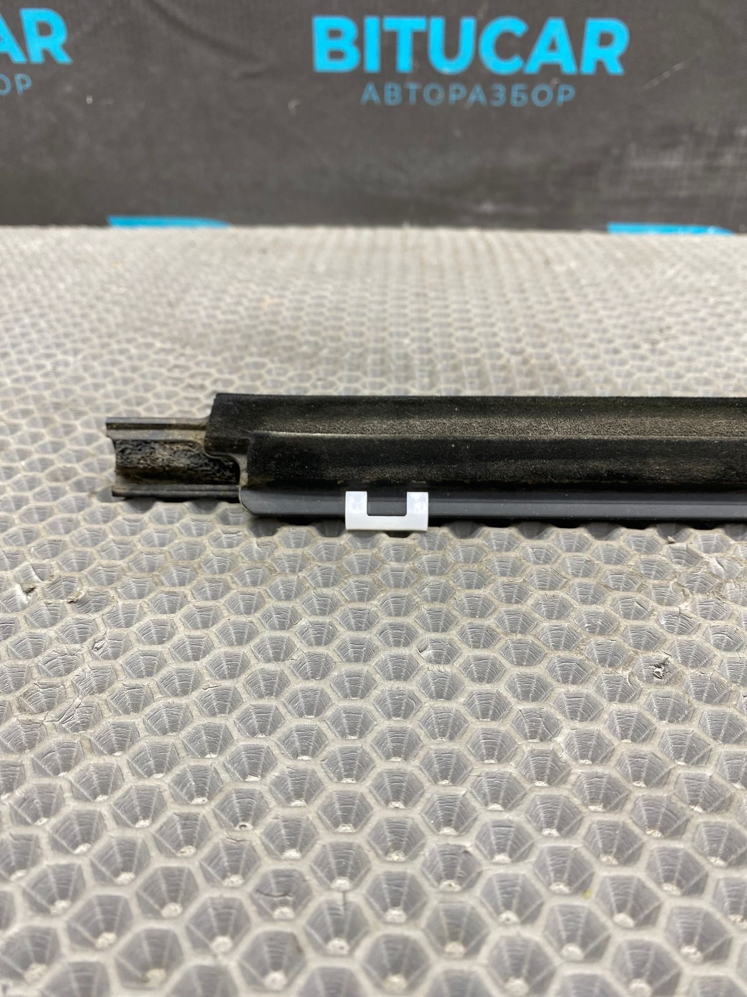https://ycs.partsauto.market/partsauto-images/thmbs/userImages/c8f07ba63eb5b2f0f6006ea854bf8f7d/part/679927d5-e1f0-408d-93ac-03c72ab6de99_1777031411417.jpg
