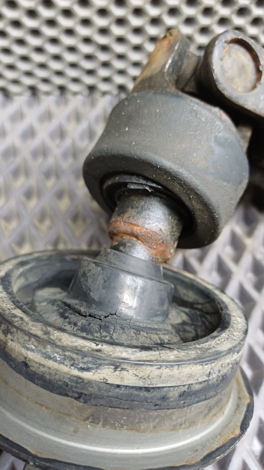 Б/У Кардан рулевой Toyota CARINA E 6 дорест. 1992—1996 1994 Зеленый, 1390 рублей, Краснодар