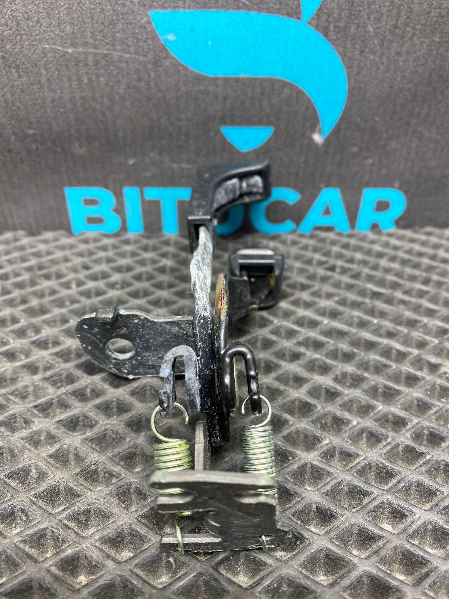 https://ycs.partsauto.market/partsauto-images/thmbs/userImages/c8f07ba63eb5b2f0f6006ea854bf8f7d/part/67fa17d5-d10c-4557-a36b-a5094d21e3d1_1776927124684.jpg
