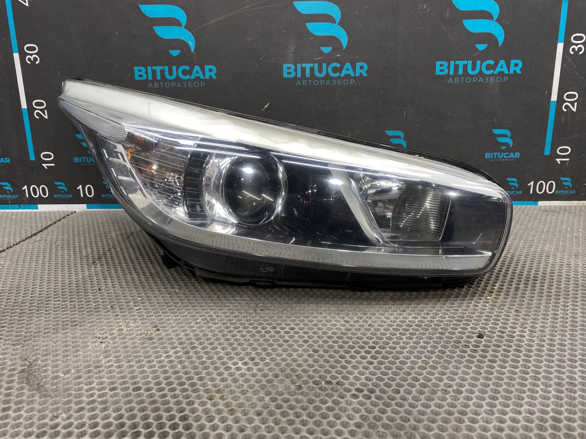 https://ycs.partsauto.market/partsauto-images/thmbs/userImages/c8f07ba63eb5b2f0f6006ea854bf8f7d/part/680015ed-93ba-403a-bca9-9cf9ef5516b1_1771249290096.jpg