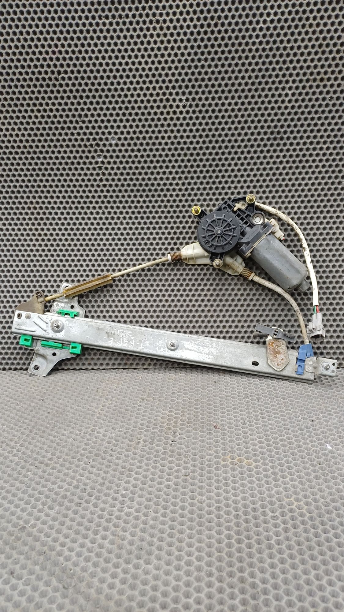 Б/У Стеклоподъемник задней левой двери Toyota CARINA E 6 дорест. 1992—1996 1994 Зеленый, 1990 рублей, Краснодар