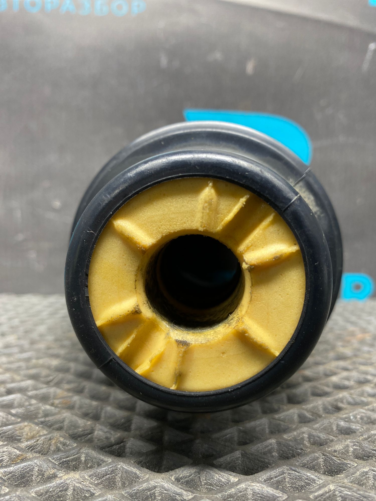 https://ycs.partsauto.market/partsauto-images/thmbs/userImages/c8f07ba63eb5b2f0f6006ea854bf8f7d/part/684348bd-5f05-4d9d-8fd4-2dc761fbc1a9_1777115555892.jpg