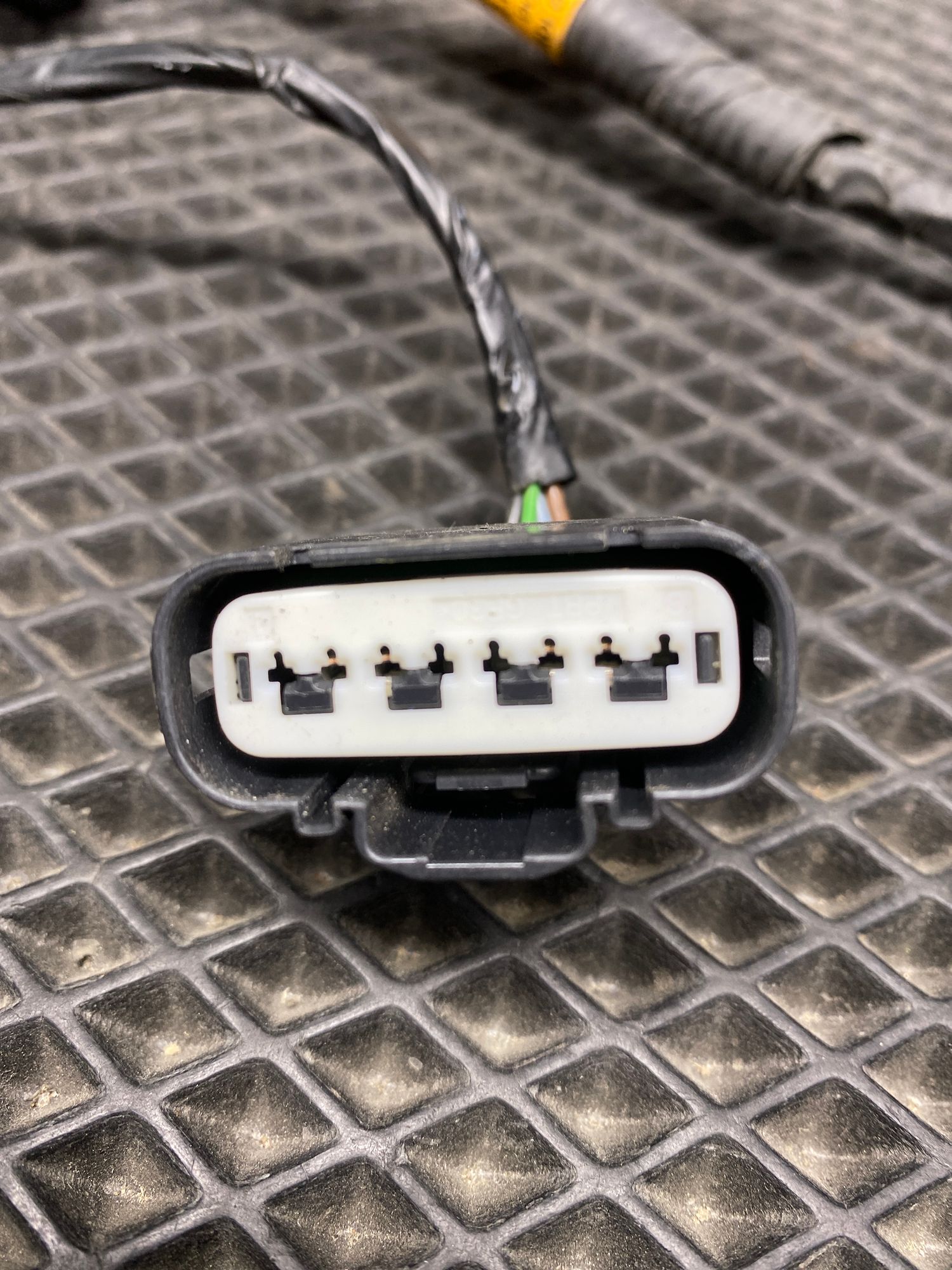https://ycs.partsauto.market/partsauto-images/thmbs/userImages/c8f07ba63eb5b2f0f6006ea854bf8f7d/part/6859ca64-fda6-4327-9b6a-af9b7f4c566c_1776858911799.jpg