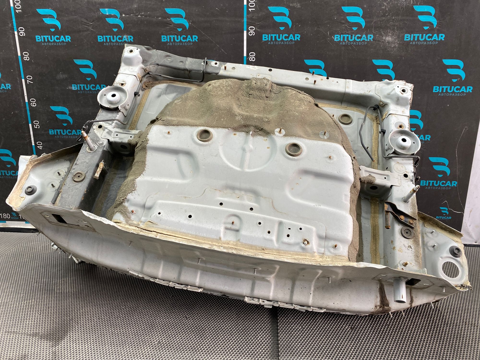 https://ycs.partsauto.market/partsauto-images/thmbs/userImages/c8f07ba63eb5b2f0f6006ea854bf8f7d/part/688214a6-6af3-434c-8c51-f32888d58cd3_1777544557416.jpg
