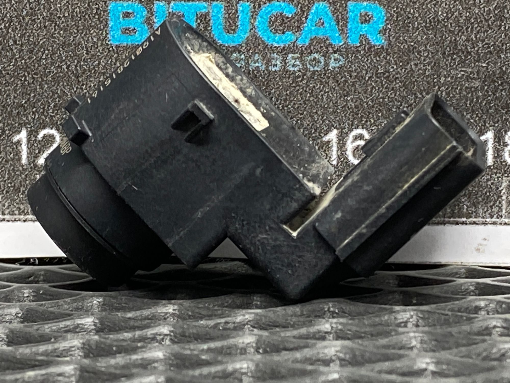 https://ycs.partsauto.market/partsauto-images/thmbs/userImages/c8f07ba63eb5b2f0f6006ea854bf8f7d/part/688f74d2-2dda-4920-b972-59ddad0221b2_1777708027776.jpg