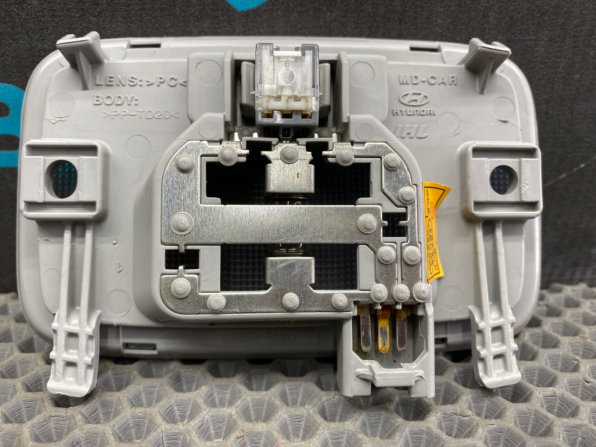 https://ycs.partsauto.market/partsauto-images/thmbs/userImages/c8f07ba63eb5b2f0f6006ea854bf8f7d/part/68f63e3d-9a75-4512-a964-e88f85c063b0_1777549727580.jpg