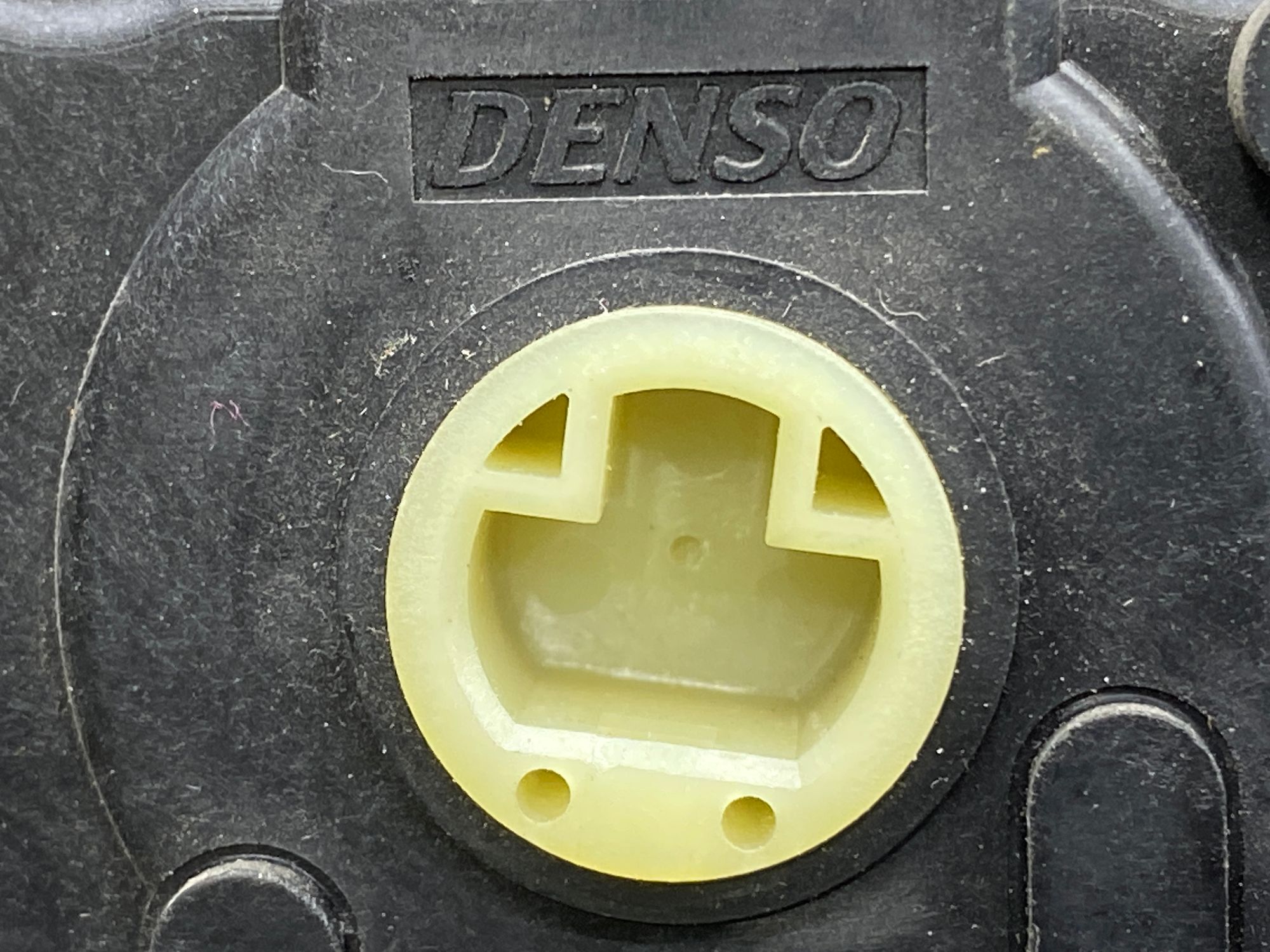 https://ycs.partsauto.market/partsauto-images/thmbs/userImages/c8f07ba63eb5b2f0f6006ea854bf8f7d/part/69270ddd-7567-4d8a-9637-604e736be97f_1777811643565.jpg