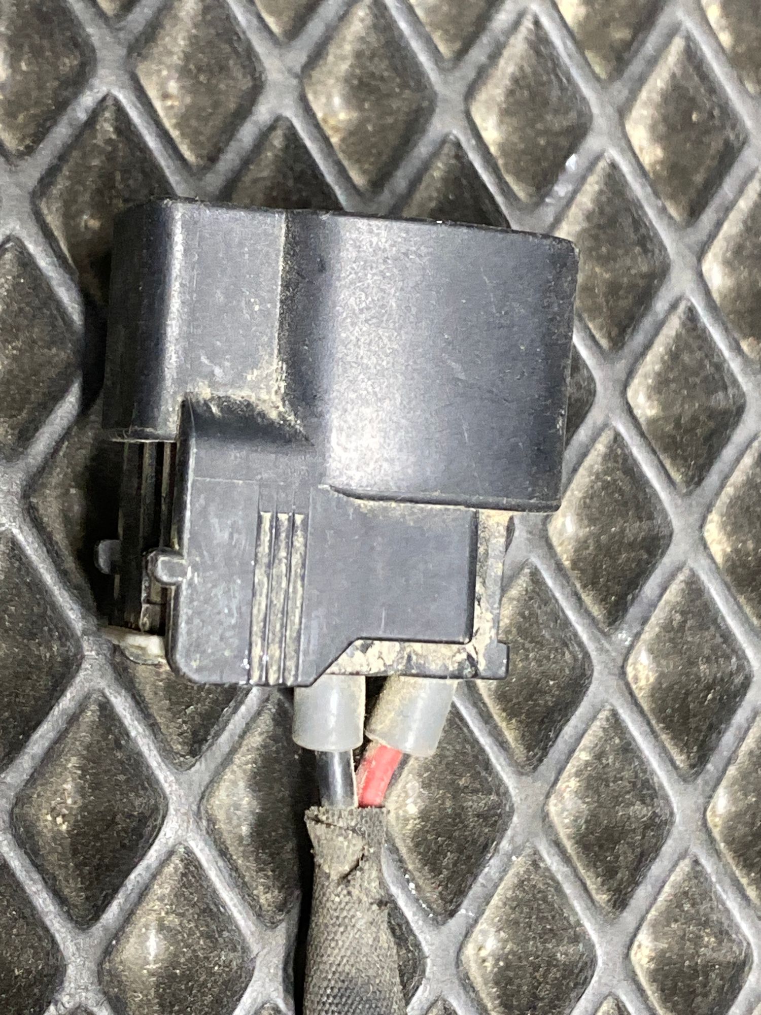 https://ycs.partsauto.market/partsauto-images/thmbs/userImages/c8f07ba63eb5b2f0f6006ea854bf8f7d/part/693e11ac-0bce-44ed-8a8b-7b6235eeaccc_1775742668579.jpg