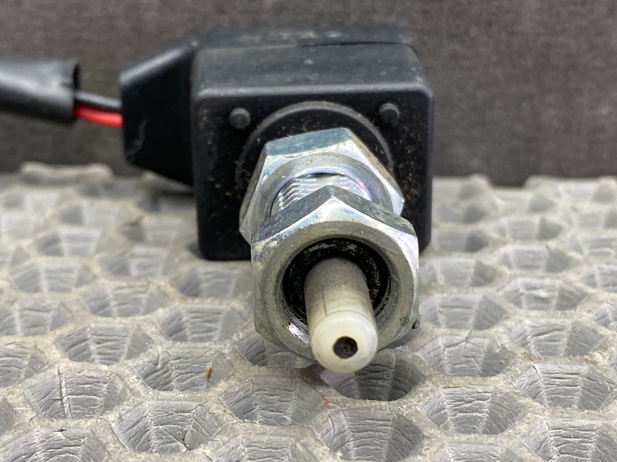 https://ycs.partsauto.market/partsauto-images/thmbs/userImages/c8f07ba63eb5b2f0f6006ea854bf8f7d/part/6a4263ff-ddbf-42f6-9131-f9d8c536cd77_1777550332765.jpg