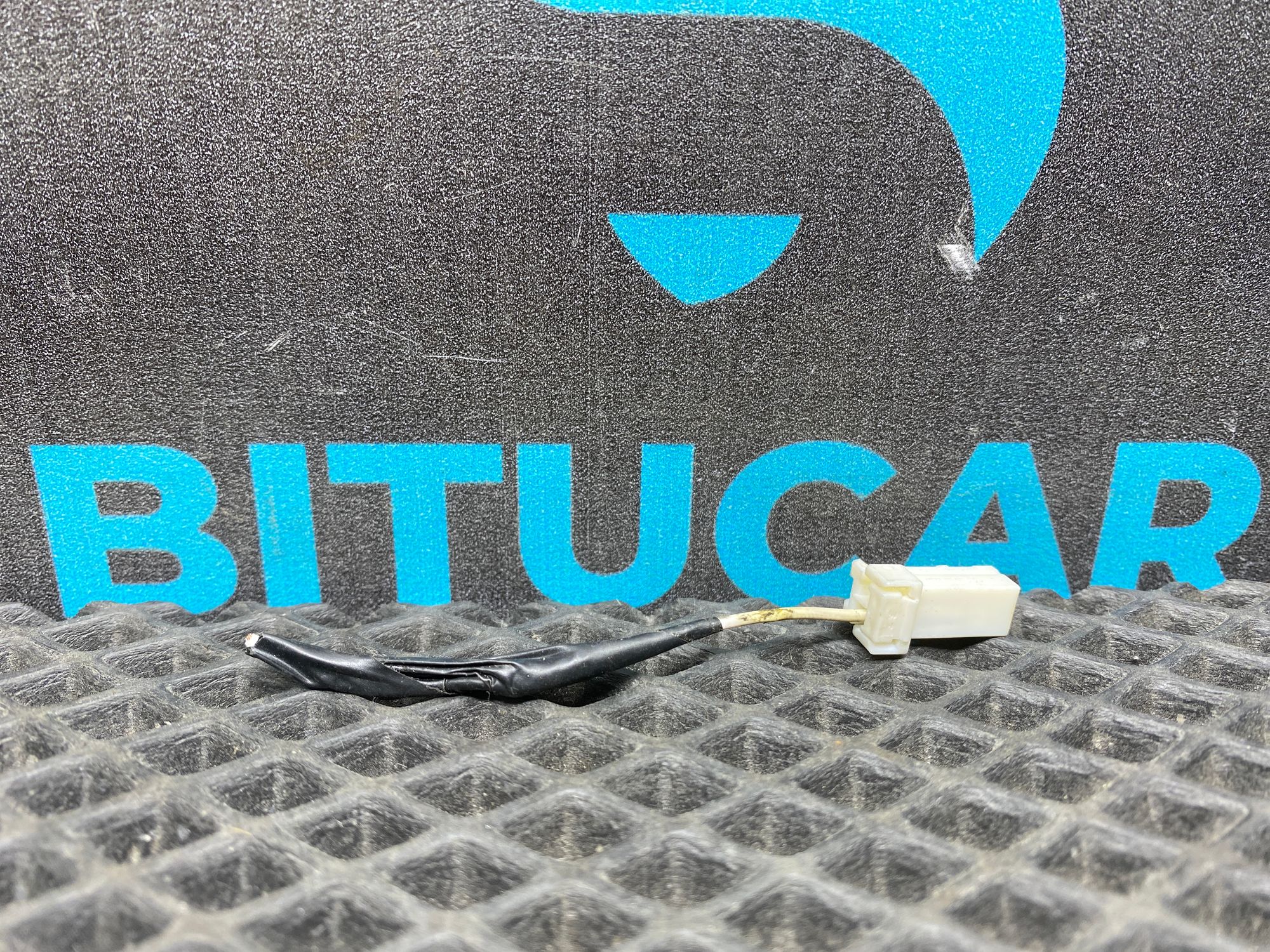 https://ycs.partsauto.market/partsauto-images/thmbs/userImages/c8f07ba63eb5b2f0f6006ea854bf8f7d/part/6acb83c3-4312-45e4-9139-78b476da4359_1776945576150.jpg