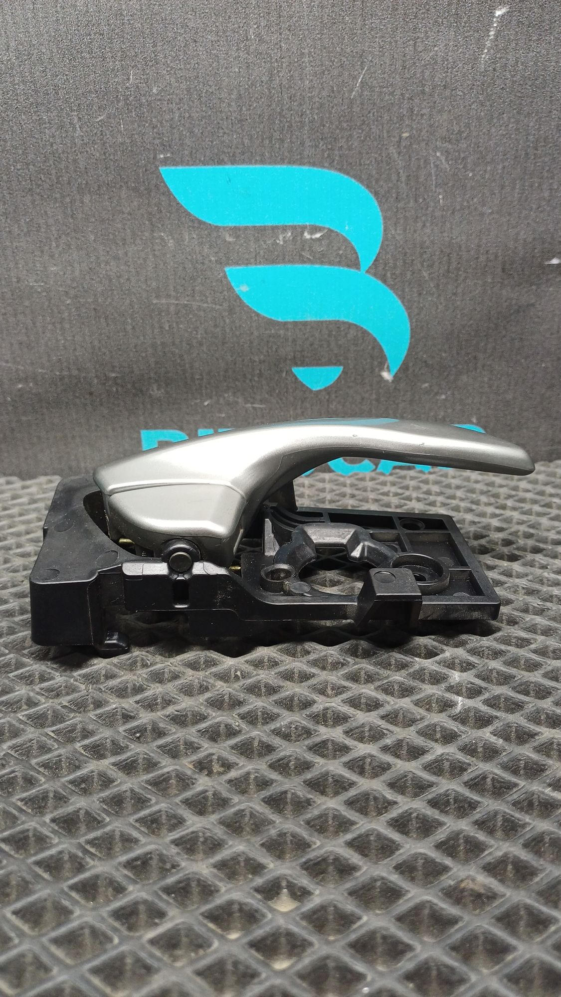 https://ycs.partsauto.market/partsauto-images/thmbs/userImages/c8f07ba63eb5b2f0f6006ea854bf8f7d/part/6b57e09b-00dc-48db-96b8-8f69235ccd2a_1776843584594.jpg