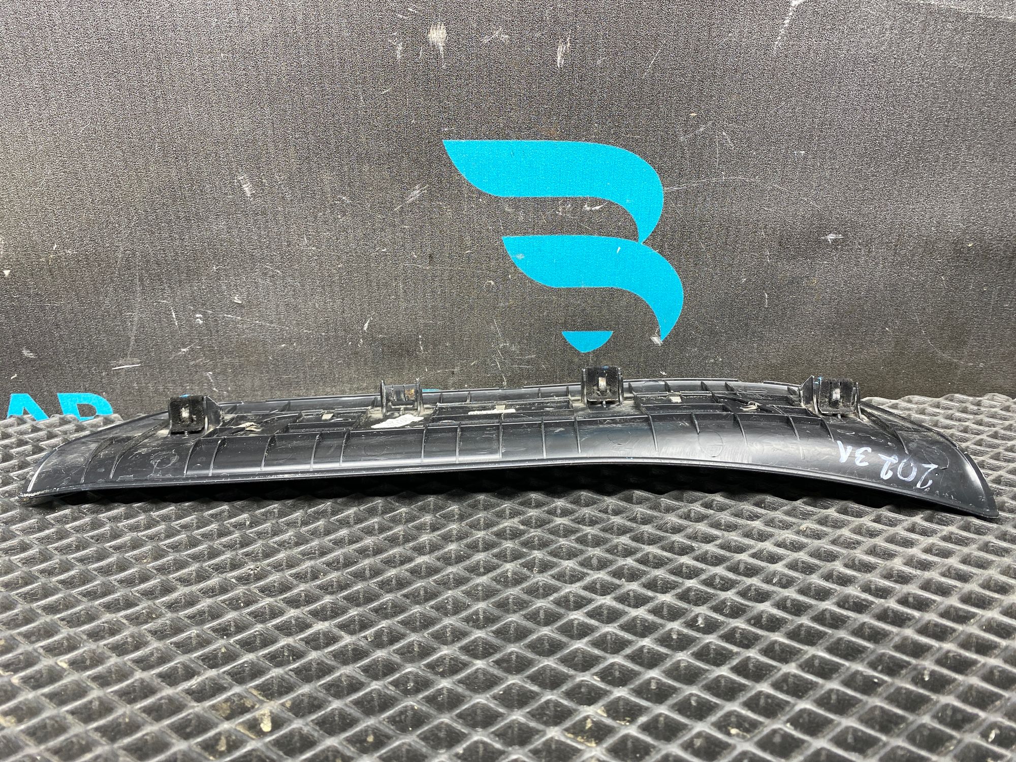 https://ycs.partsauto.market/partsauto-images/thmbs/userImages/c8f07ba63eb5b2f0f6006ea854bf8f7d/part/6b80c7af-409a-4e15-a9a0-f140ba1abda4_1777732240802.jpg