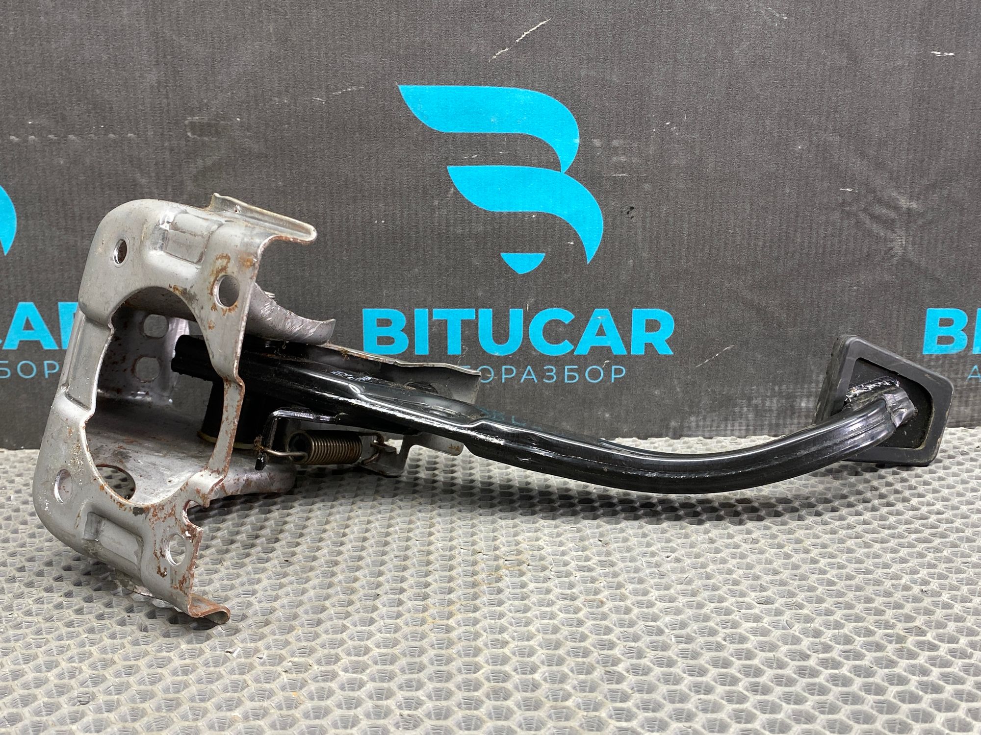 https://ycs.partsauto.market/partsauto-images/thmbs/userImages/c8f07ba63eb5b2f0f6006ea854bf8f7d/part/6c190371-e9ab-4329-81e1-ff4b139e3a32_1777551048131.jpg
