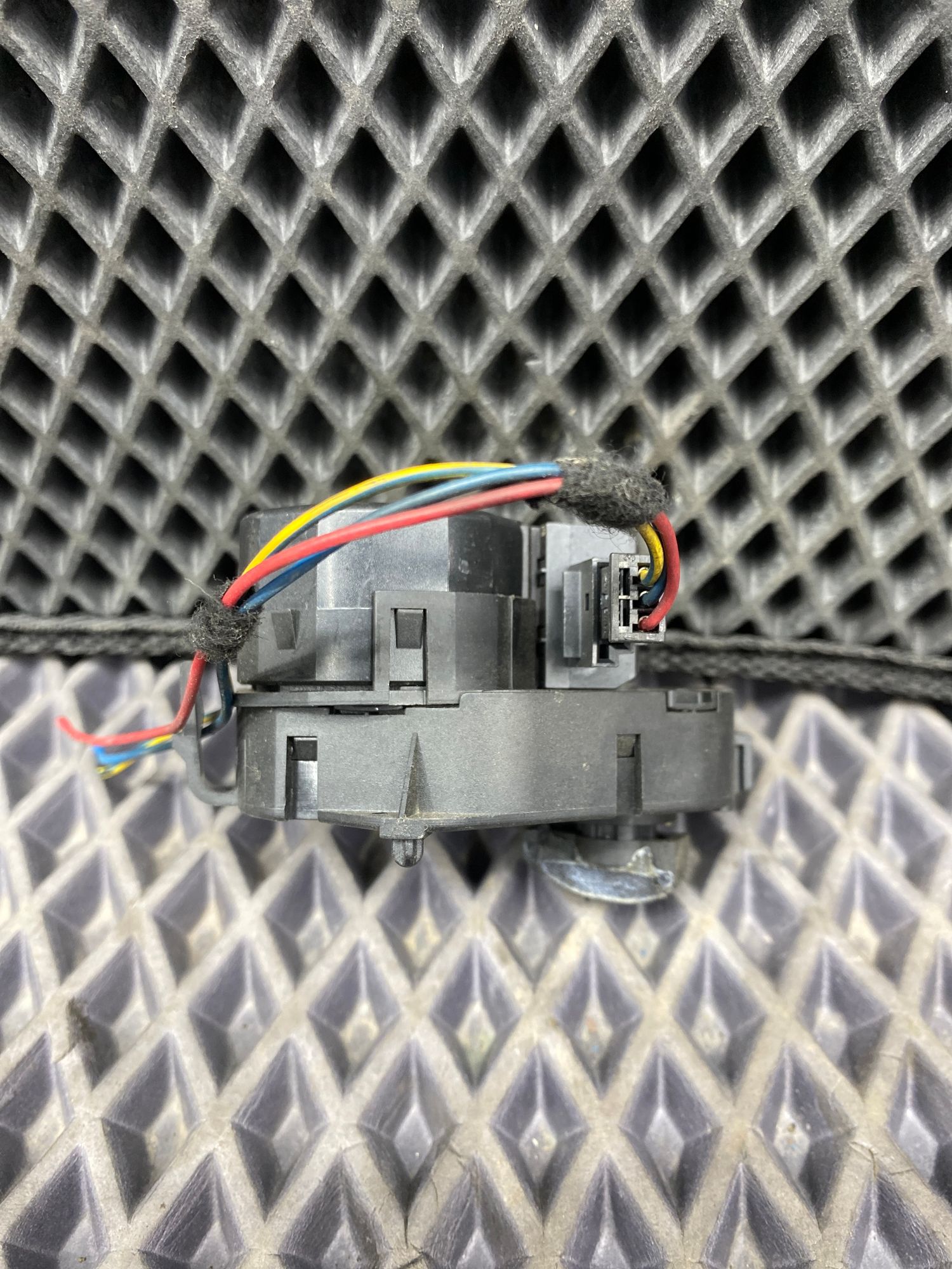 Б/У Сервопривод заслонок отопителя BMW 7-Series 4 дорест. 2001—2005 2003 Черный, 890 рублей, Краснодар