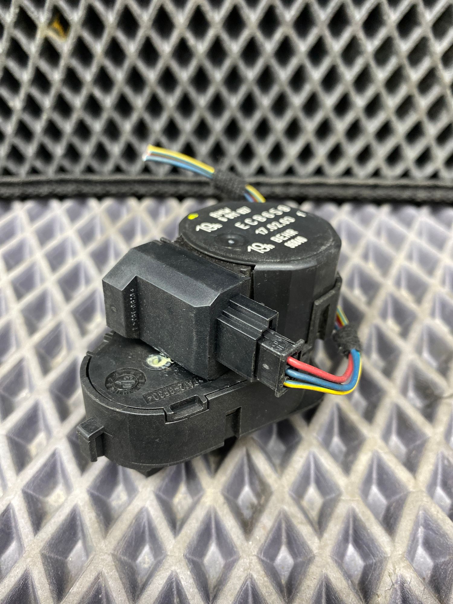 Б/У Сервопривод заслонок отопителя BMW 7-Series 4 дорест. 2001—2005 2003 Черный, 890 рублей, Краснодар