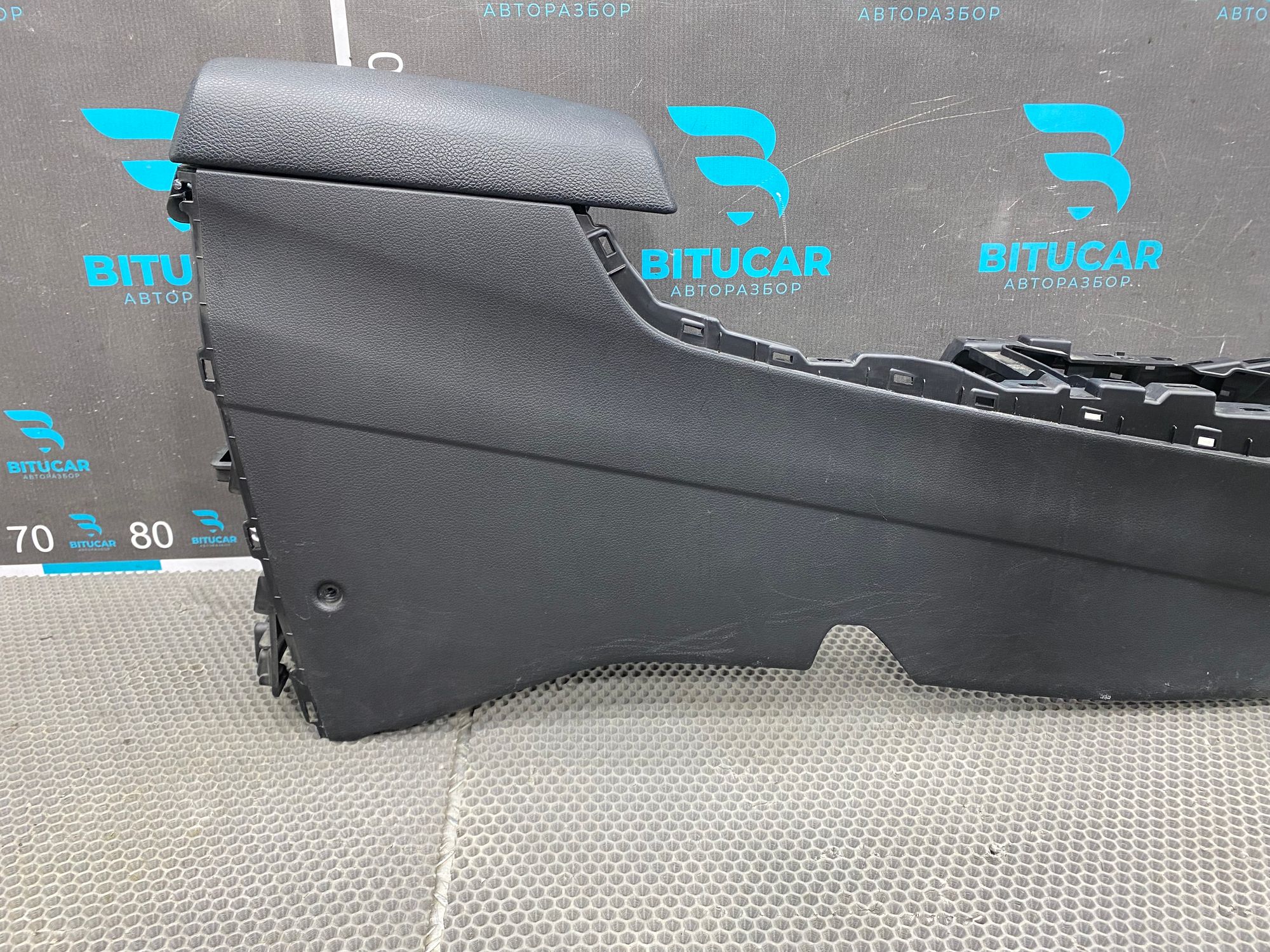https://ycs.partsauto.market/partsauto-images/thmbs/userImages/c8f07ba63eb5b2f0f6006ea854bf8f7d/part/6d34a2de-fd3a-45cd-9762-f77b45f9b2e6_1770129734434.jpg