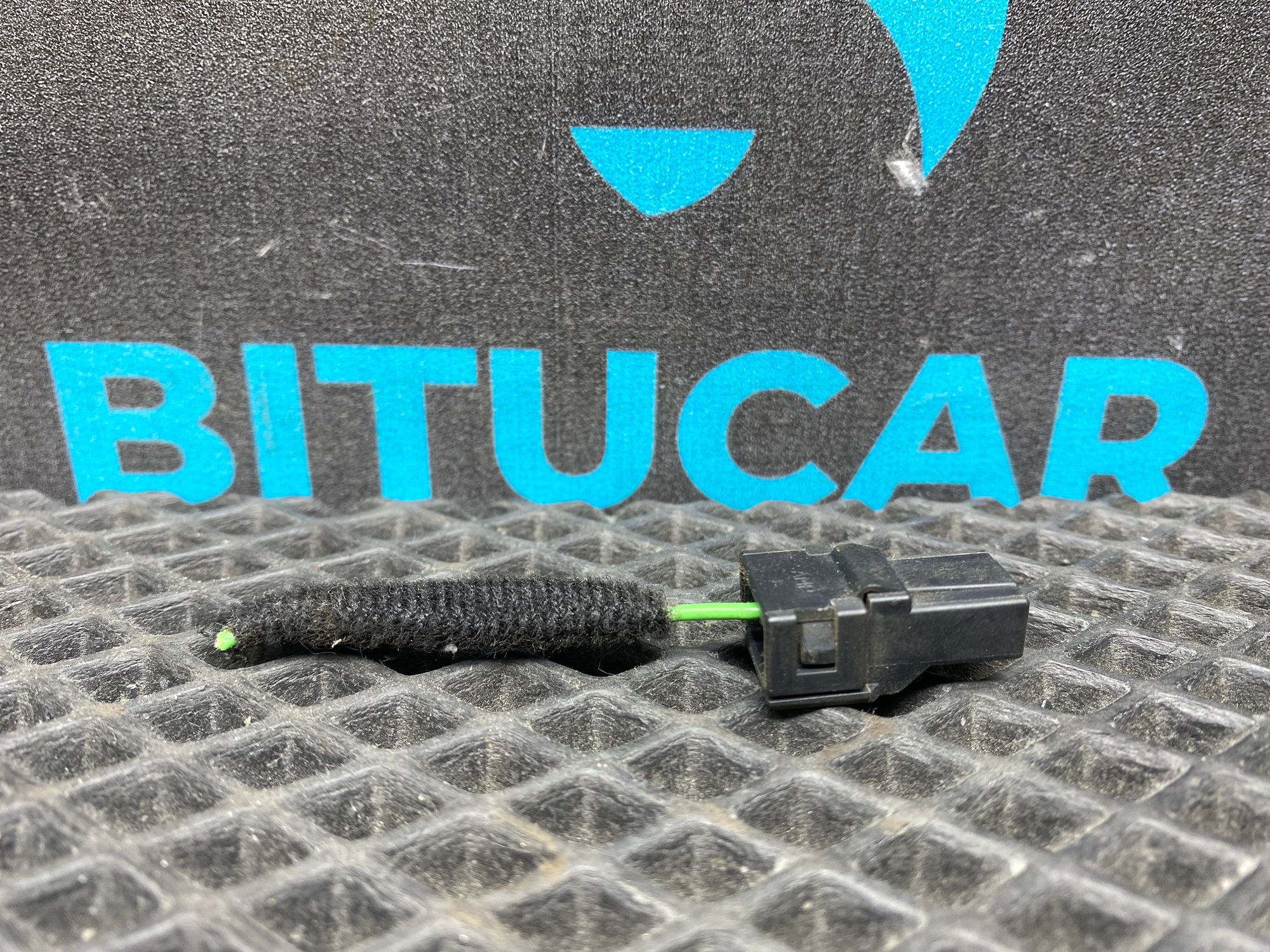 https://ycs.partsauto.market/partsauto-images/thmbs/userImages/c8f07ba63eb5b2f0f6006ea854bf8f7d/part/6d9f9033-fe83-4020-b285-fd64762d51b6_1776926492124.jpg