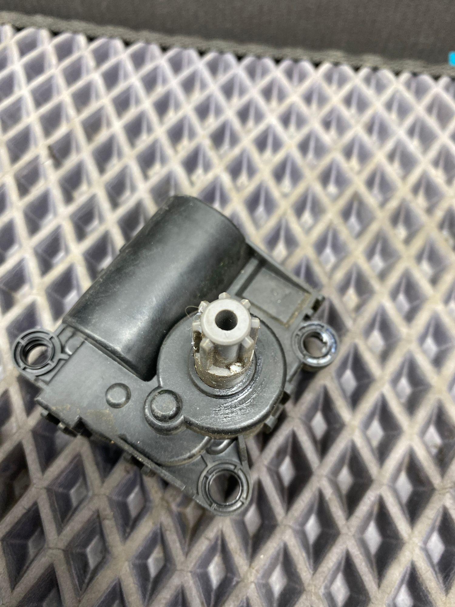 Б/У моторчик заслонки печки Kia Ceed 2 JD (G4FG) 1.6L AT 2013 Хэтчбек, 990 рублей, Краснодар