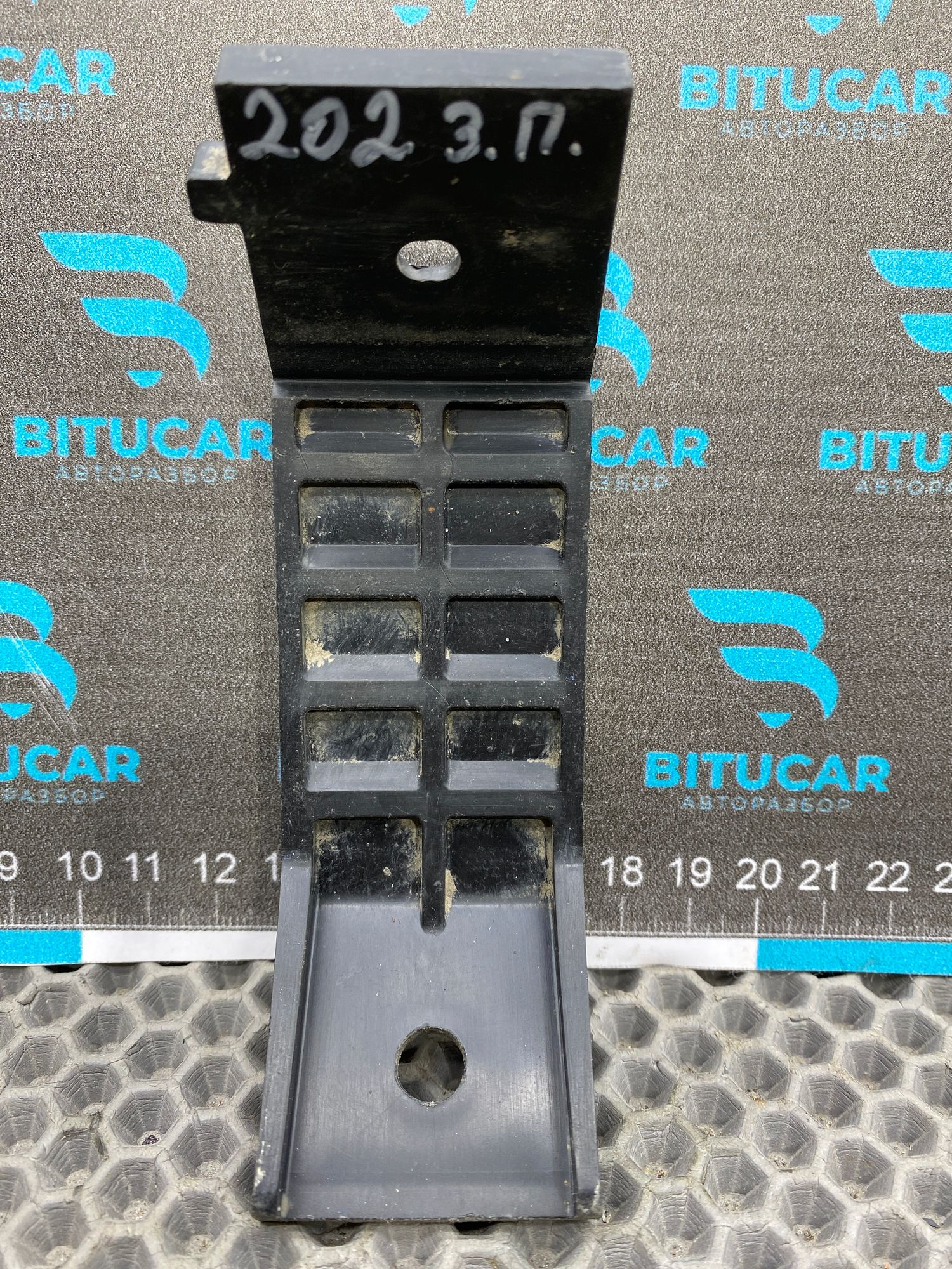 https://ycs.partsauto.market/partsauto-images/thmbs/userImages/c8f07ba63eb5b2f0f6006ea854bf8f7d/part/6e06a672-84bd-4cd3-bc3f-531f2e5113b8_1777818175151.jpg