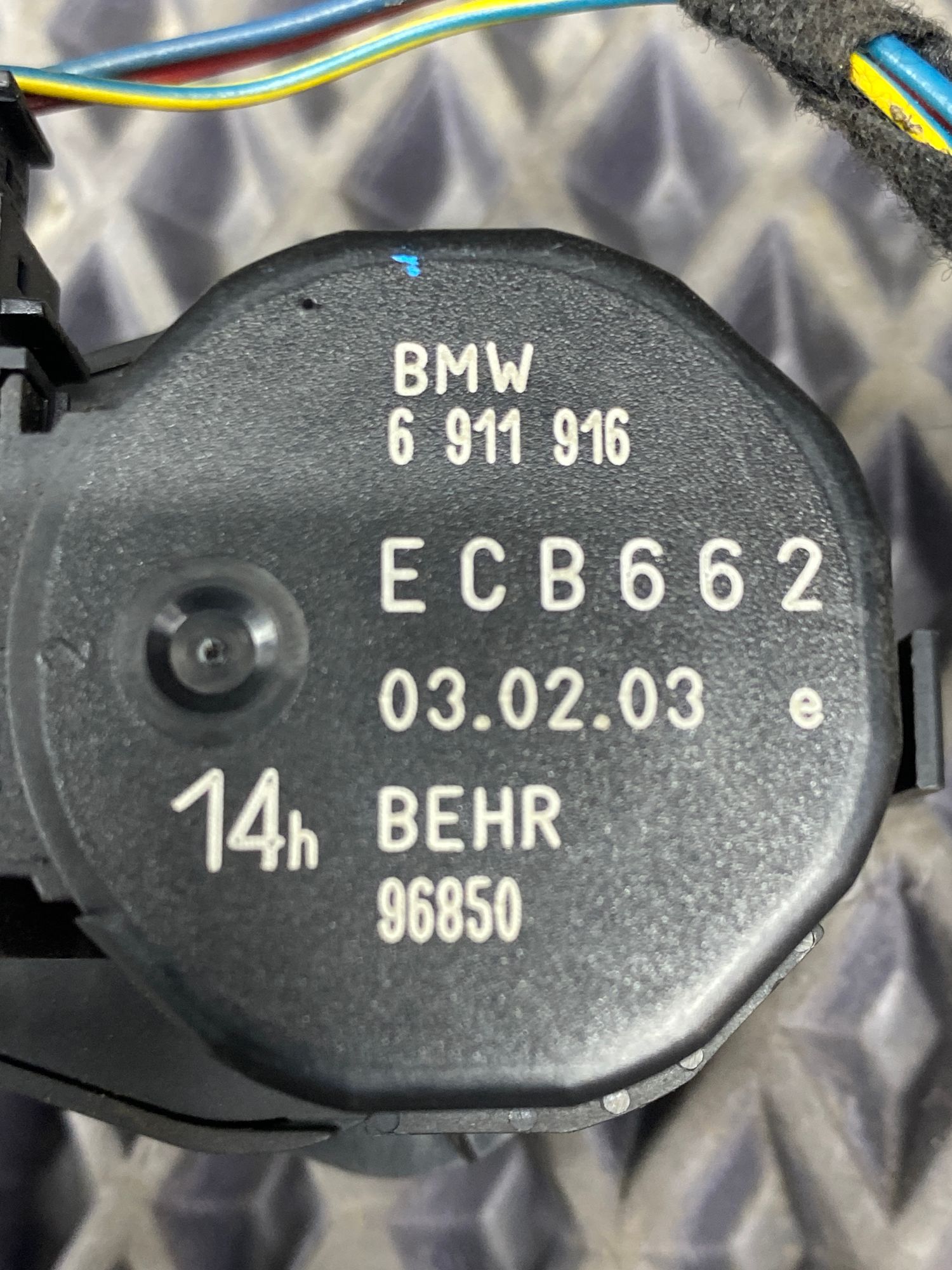 Б/У Сервопривод заслонки отопителя BMW 7-Series 4 дорест. 2001—2005 2003 Черный, 890 рублей, Краснодар