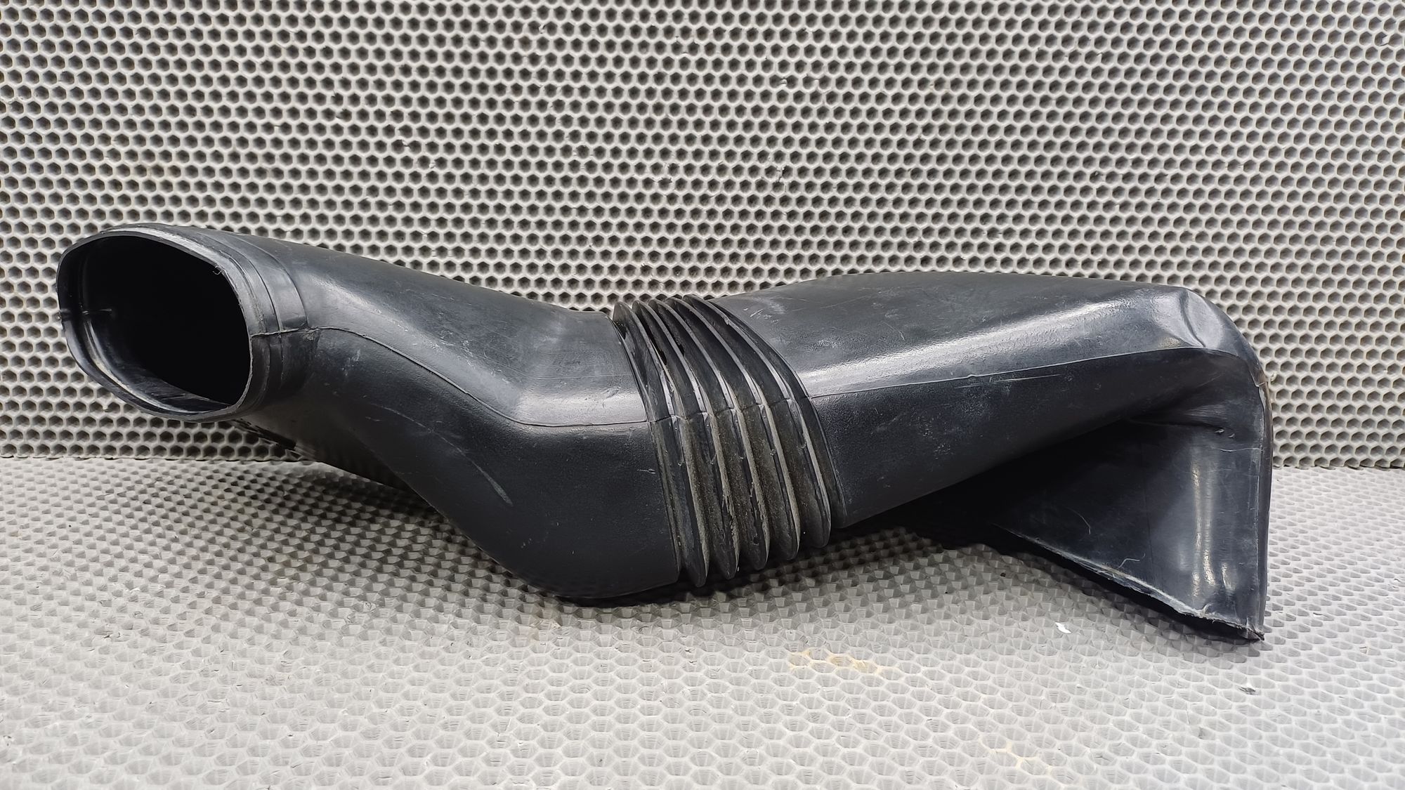 https://ycs.partsauto.market/partsauto-images/thmbs/userImages/c8f07ba63eb5b2f0f6006ea854bf8f7d/part/6e1a0958-0404-4396-865a-3dc049c54e84_1774180337619.jpg