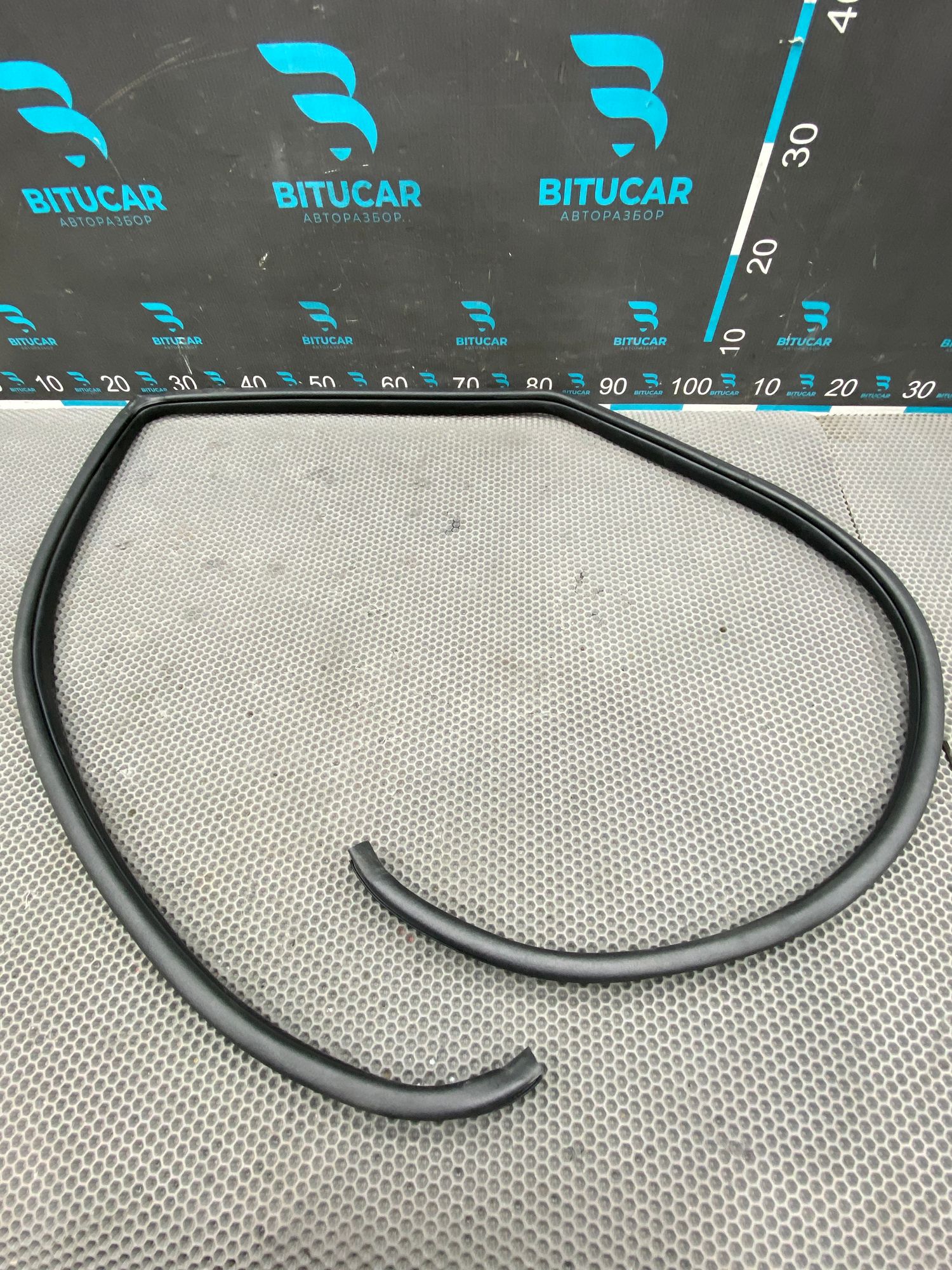 Б/У Уплотнитель дверного проема задний левый Kia Ceed 1 ED (G4FC) 1.6L AT 2010 хэтчбек, 990 рублей, Краснодар