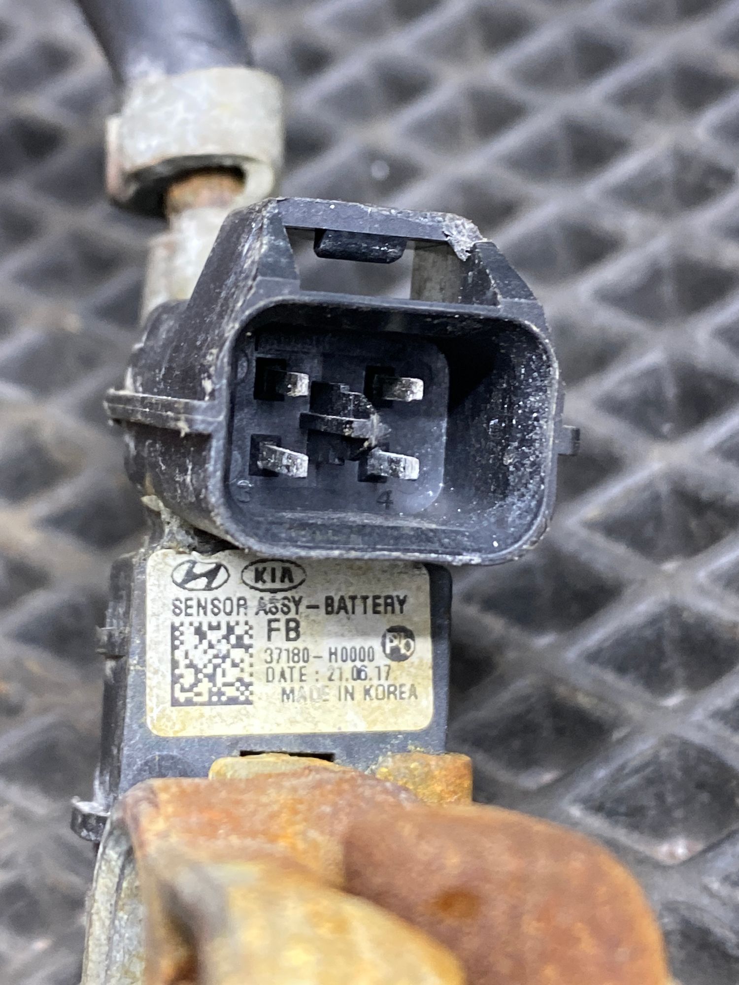 https://ycs.partsauto.market/partsauto-images/thmbs/userImages/c8f07ba63eb5b2f0f6006ea854bf8f7d/part/6e676f21-004d-4e08-a1da-320fece404f3_1777126741467.jpg