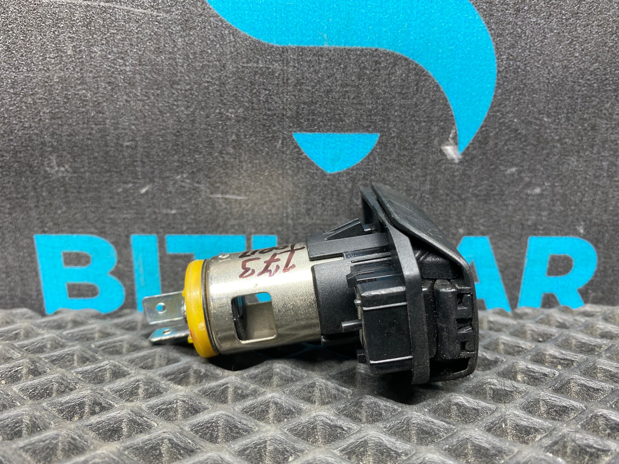 Б/У Розетка 12V прикуривателя Kia Rio 4 (G4FG) 1.6L AT 2021, 890 рублей, Краснодар