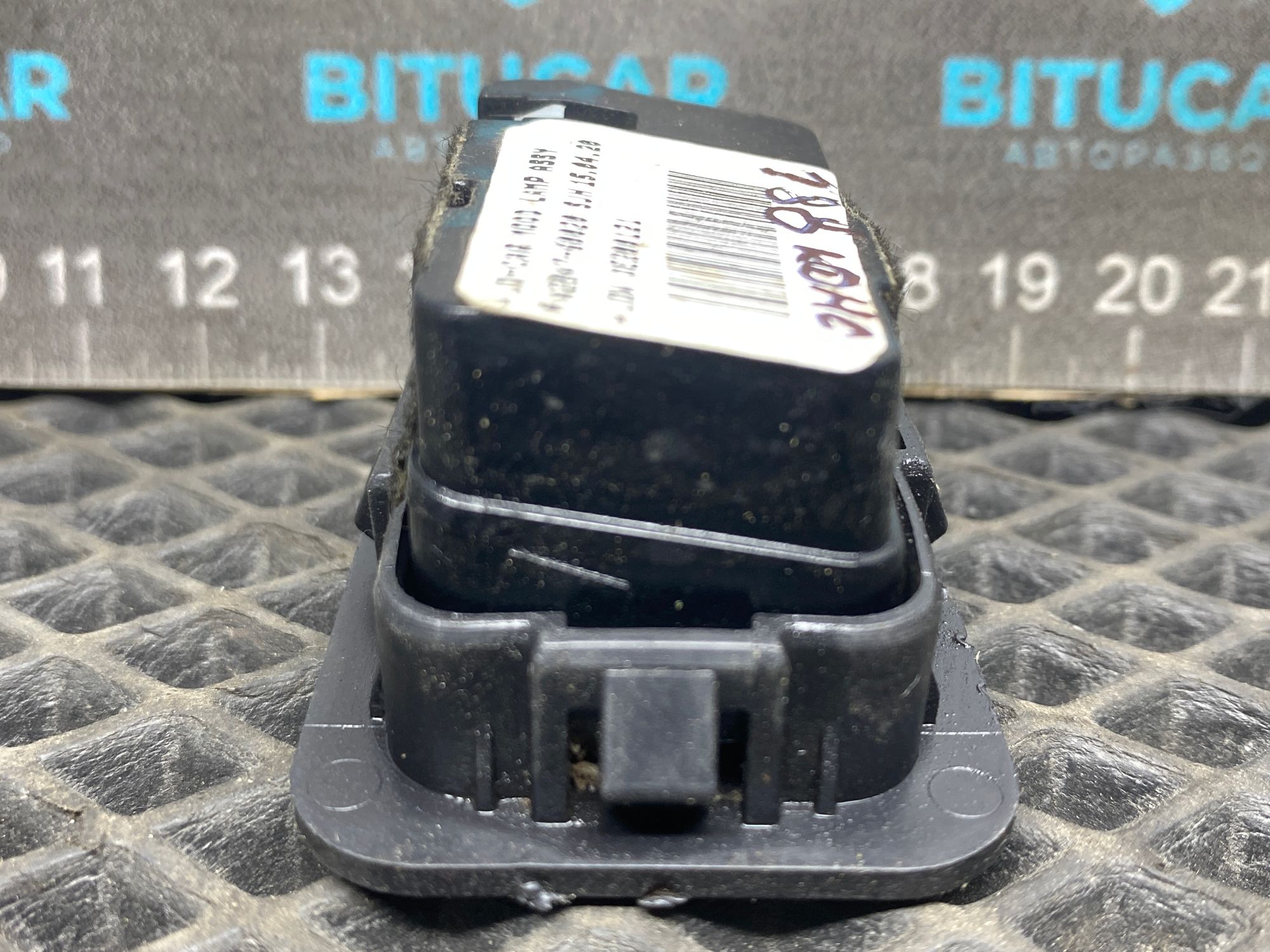 https://ycs.partsauto.market/partsauto-images/thmbs/userImages/c8f07ba63eb5b2f0f6006ea854bf8f7d/part/6e774c92-d18e-4a13-acb5-de7056da982f_1777381309376.jpg