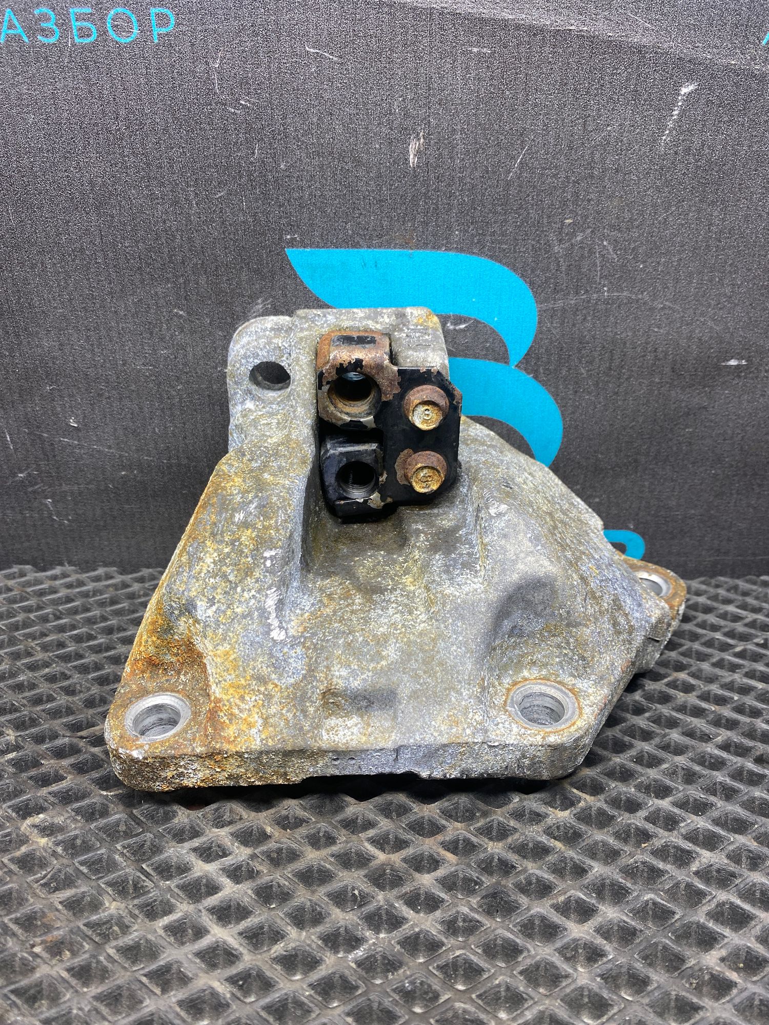 https://ycs.partsauto.market/partsauto-images/thmbs/userImages/c8f07ba63eb5b2f0f6006ea854bf8f7d/part/6ebae813-7ca4-4d40-a31b-55138ff2452a_1777113384598.jpg