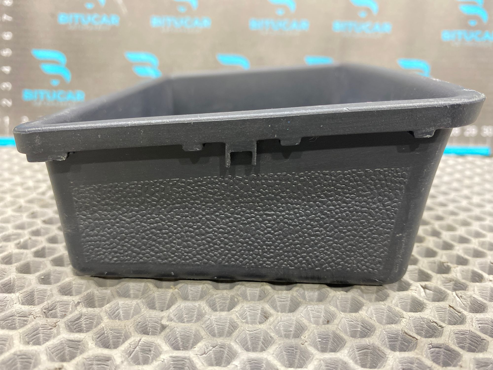 https://ycs.partsauto.market/partsauto-images/thmbs/userImages/c8f07ba63eb5b2f0f6006ea854bf8f7d/part/6f176634-24bc-4f8c-860c-2bedb0b09627_1777793783369.jpg